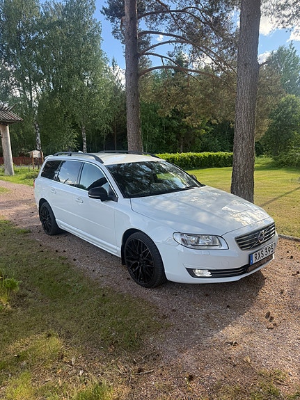 Volvo V70 4 of 5
