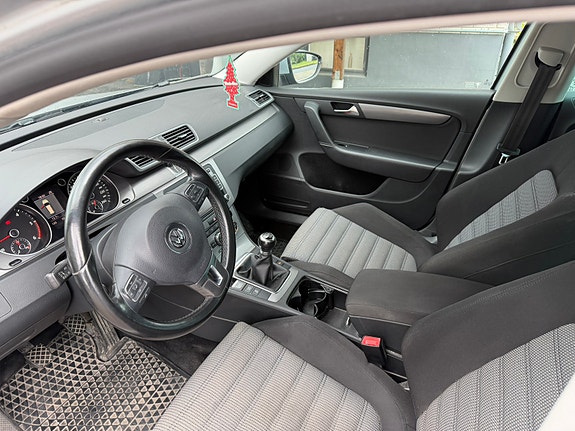 Volkswagen Passat 4 of 5