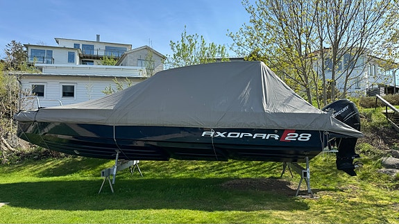 Axopar 28 T-TOP 12 of 14