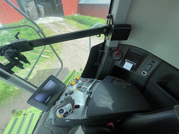 CLAAS Lexion 660 TT 9 of 21