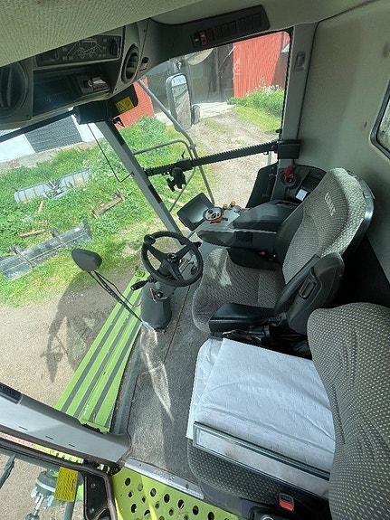CLAAS Lexion 660 TT 8 of 21