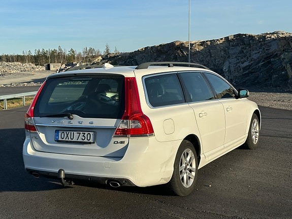 Volvo V70 2 of 5
