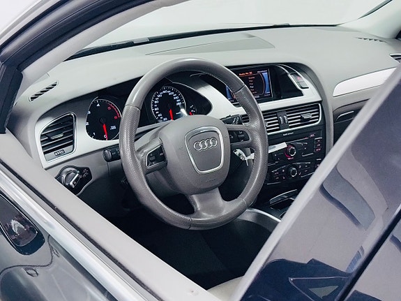 Audi A4 9 of 19