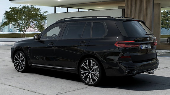 BMW X7 2 of 5