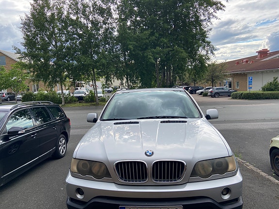 BMW X5 4 of 4