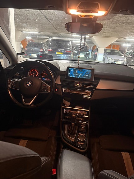 BMW 218i 7 of 7