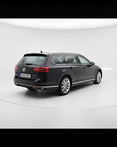 Volkswagen Passat 3 of 5