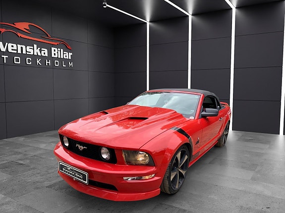 Ford Mustang 3 of 7
