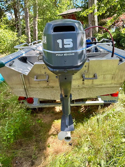 Buster XSR, Yamaha 15hp 4takt 3 of 5