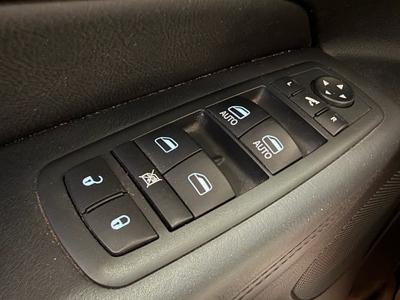 Jeep Grand Cherokee 22 of 30