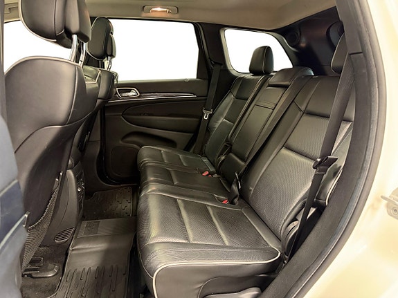 Jeep Grand Cherokee 14 of 30