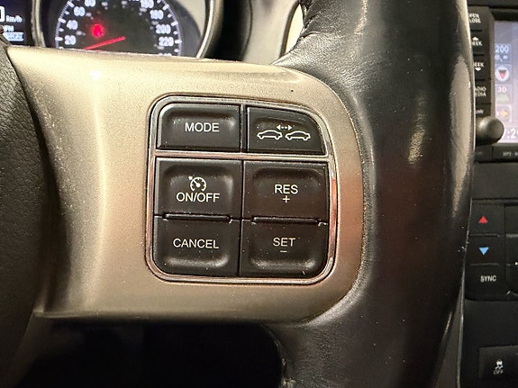 Jeep Grand Cherokee 19 of 30