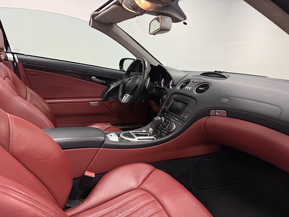 Mercedes-Benz SL63 11 of 23