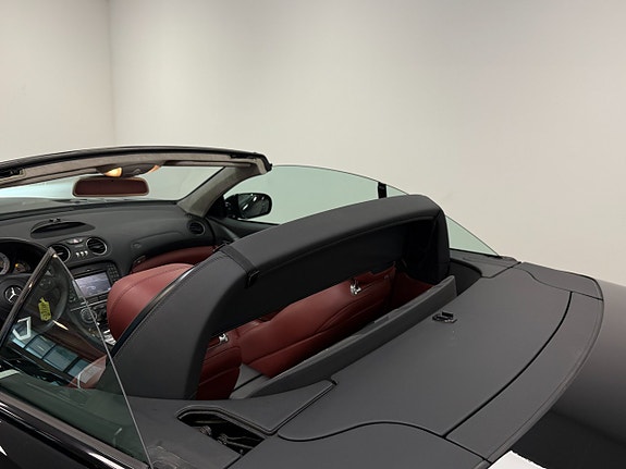 Mercedes-Benz SL63 19 of 23