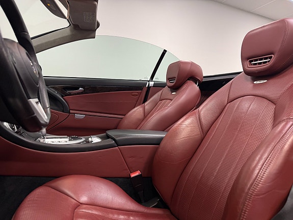 Mercedes-Benz SL63 10 of 23