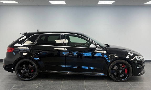 Audi RS3 3 of 5
