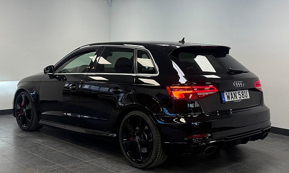 Audi RS3 2 of 5