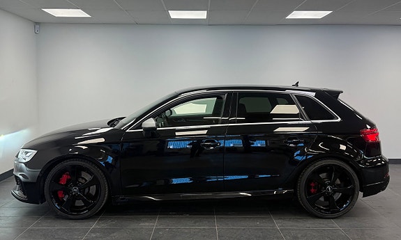 Audi RS3 4 of 5