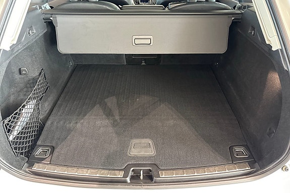 Volvo XC60 13 of 30