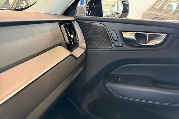 Volvo XC60 24 of 30