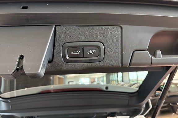 Volvo XC60 14 of 30