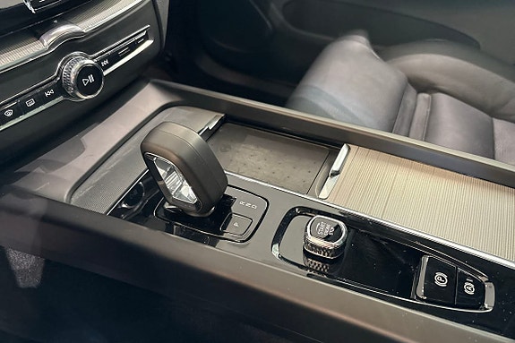 Volvo XC60 25 of 30