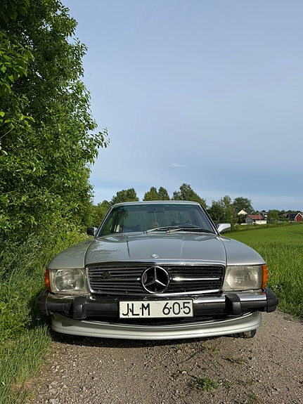 Mercedes-Benz 450 SLC 3 of 5
