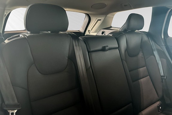 Volvo V60 11 of 30