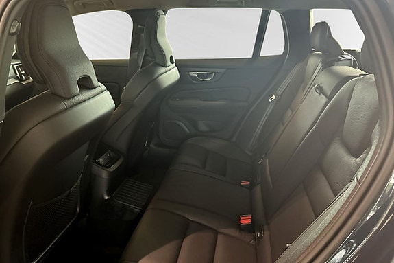 Volvo V60 8 of 30