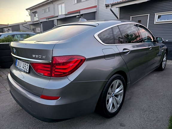 BMW 530d 4 of 5
