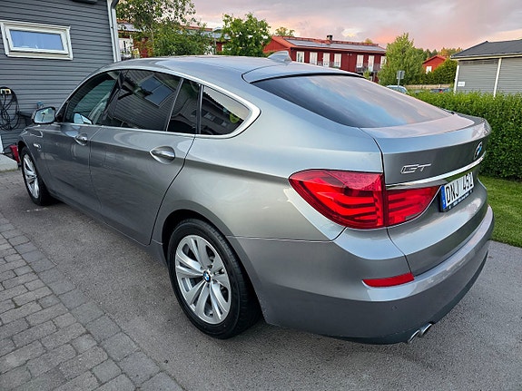 BMW 530d 3 of 5