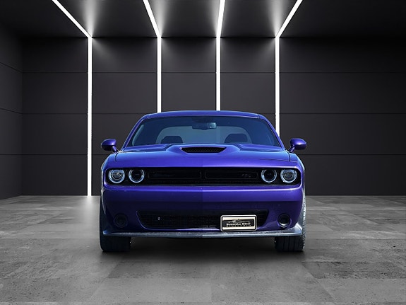 Dodge Challenger 3 of 5