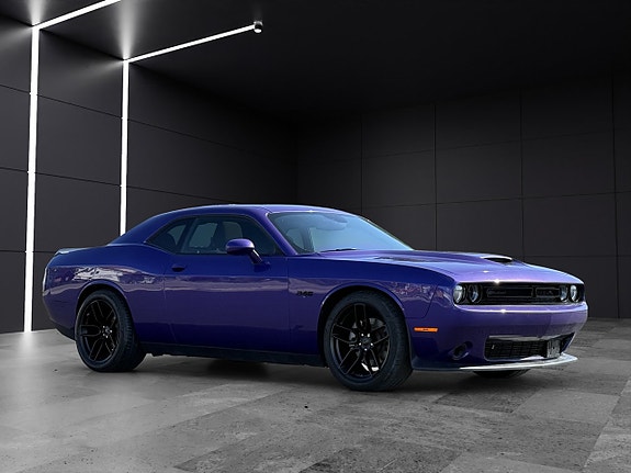 Dodge Challenger 4 of 5