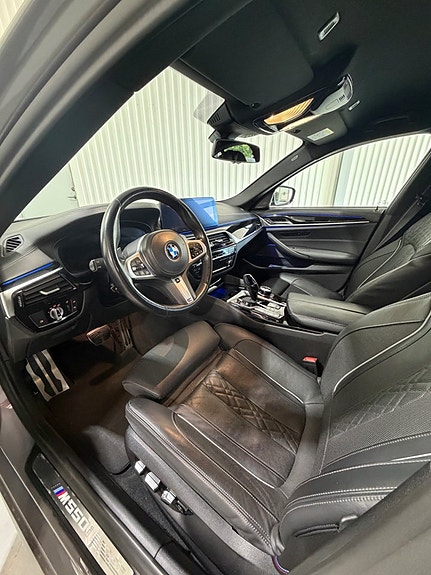 BMW M550i 12 of 23