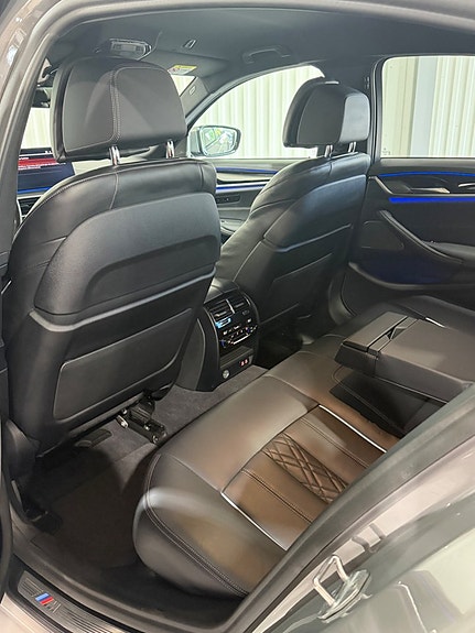BMW M550i 19 of 23