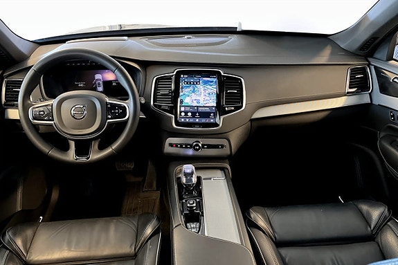 Volvo XC90 4 of 9
