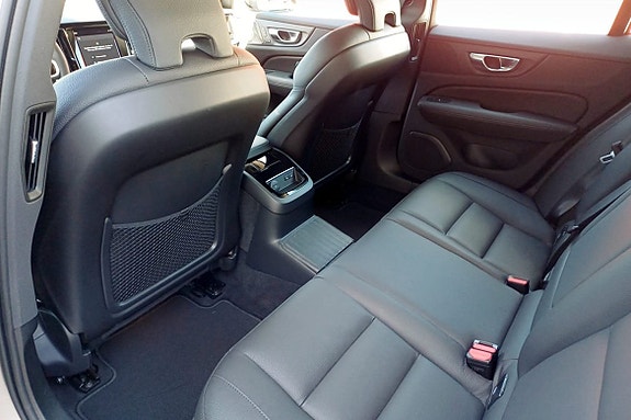 Volvo V60 8 of 13