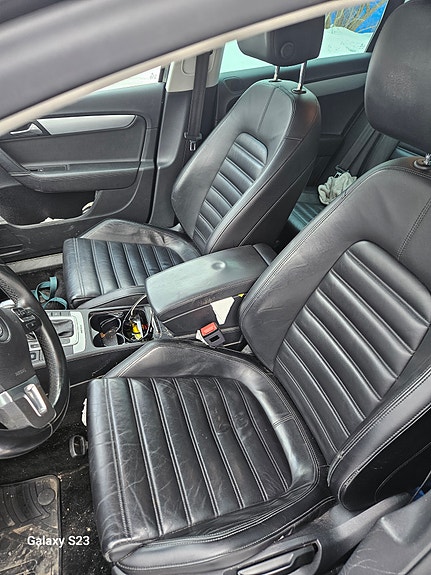 Volkswagen Passat Alltrack 3 of 3