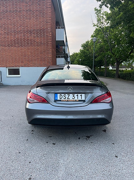 Mercedes-Benz CLA200 4 of 5