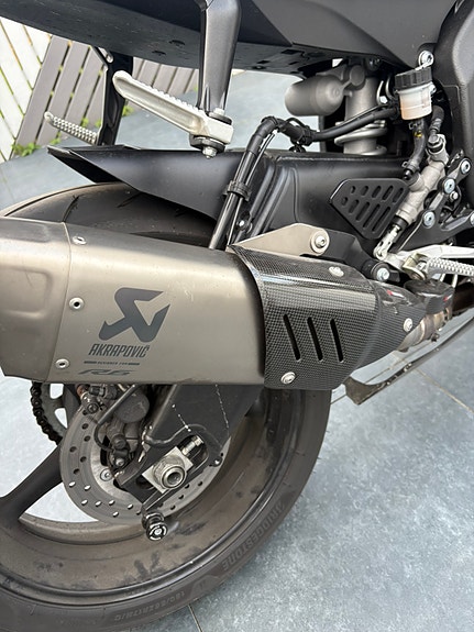 Yamaha YZF-R6 2 of 5