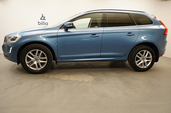 Volvo XC60 2 of 17