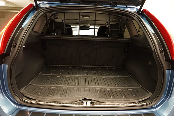 Volvo XC60 7 of 17