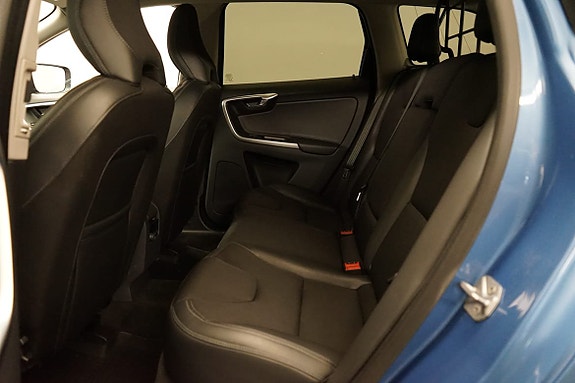 Volvo XC60 6 of 17