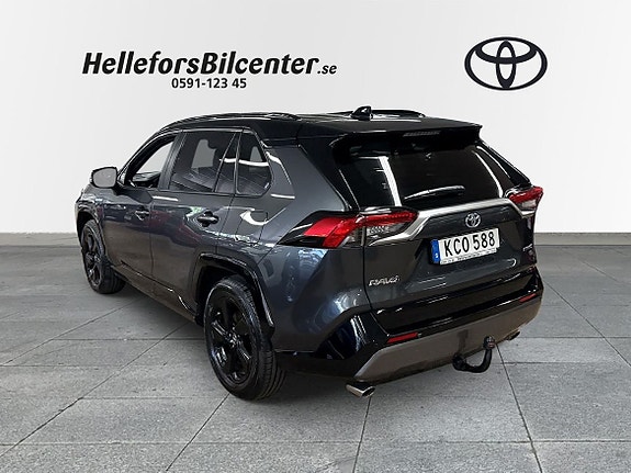 Toyota RAV4 2 of 5
