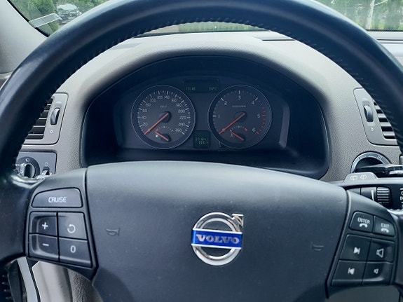Volvo V50 8 of 9