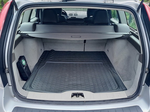 Volvo V50 7 of 9