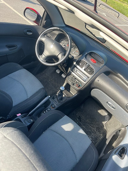 Peugeot 206 CC 3 of 3