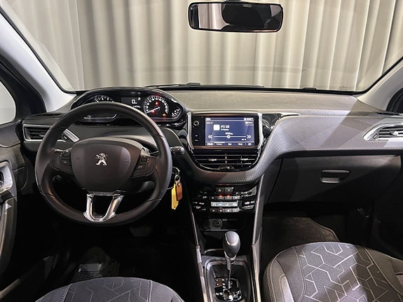 Peugeot 2008 10 of 13