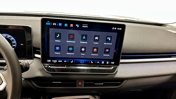 Volkswagen T-Roc 9 of 12