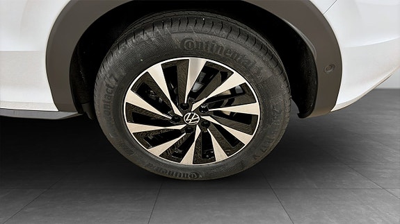 Volkswagen T-Roc 6 of 12